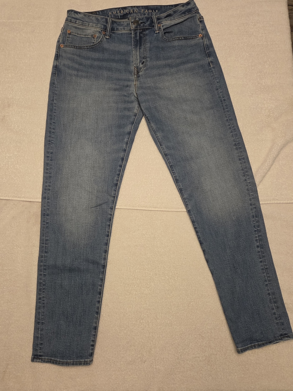 American Eagle Classic Mid Wash Airflex Jeans